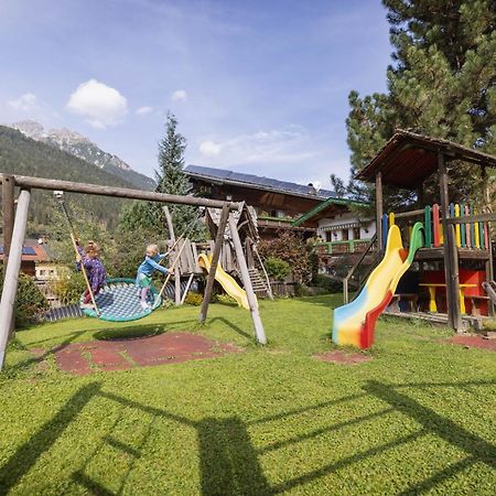 Familien- & Vitalhotel Auenhof Fulpmes Ngoại thất bức ảnh