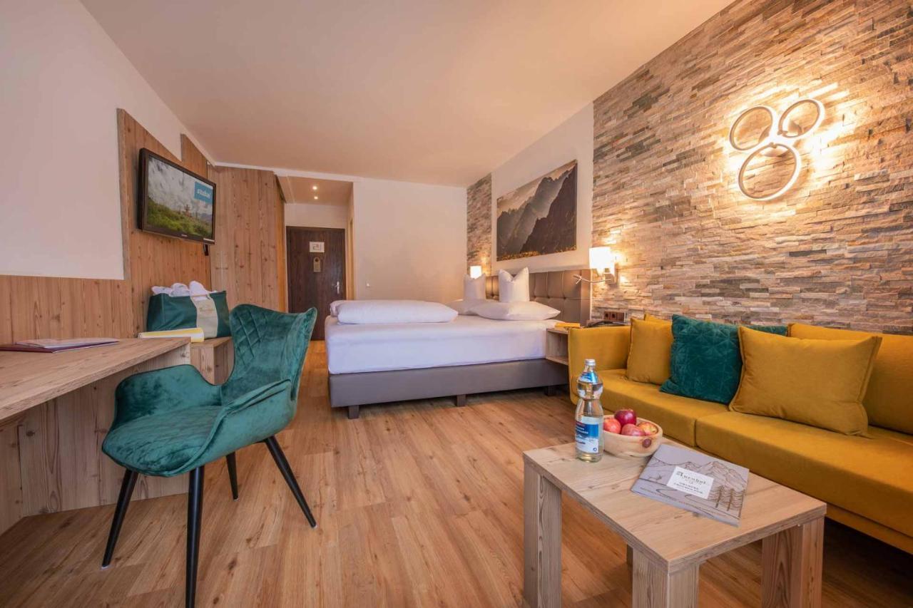 Familien- & Vitalhotel Auenhof Fulpmes Ngoại thất bức ảnh