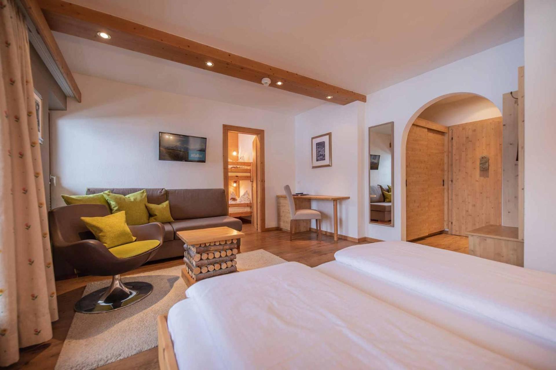 Familien- & Vitalhotel Auenhof Fulpmes Ngoại thất bức ảnh