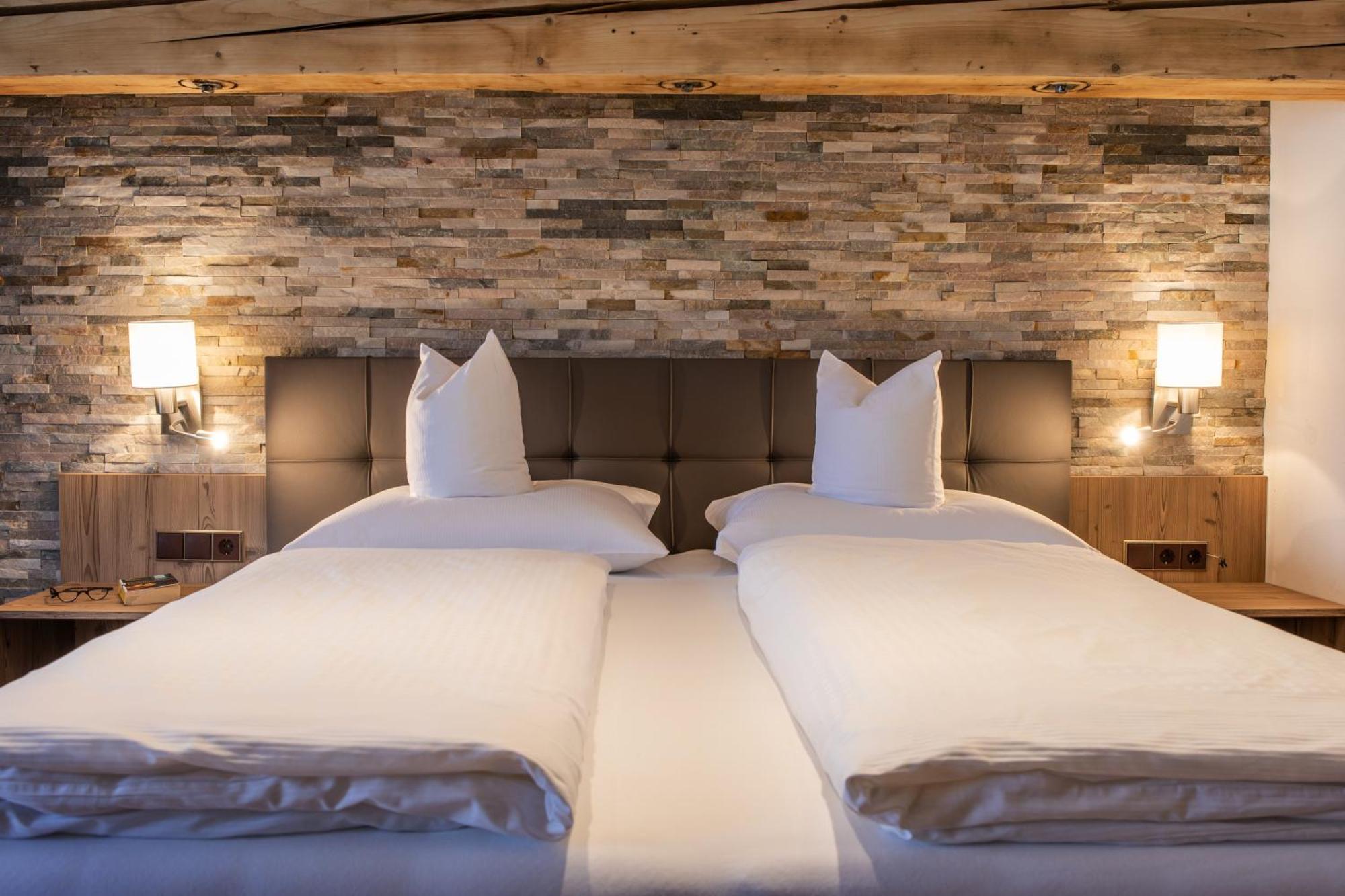 Familien- & Vitalhotel Auenhof Fulpmes Ngoại thất bức ảnh