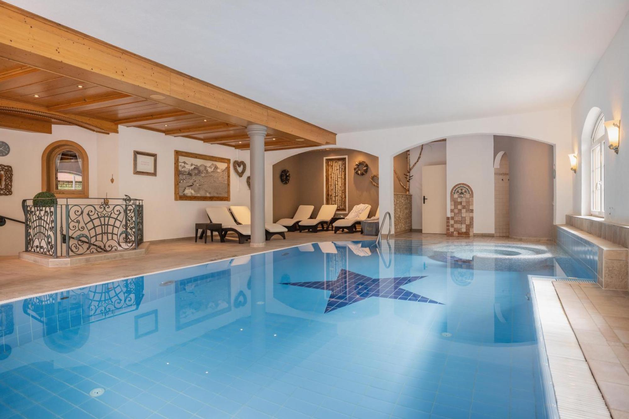 Familien- & Vitalhotel Auenhof Fulpmes Ngoại thất bức ảnh
