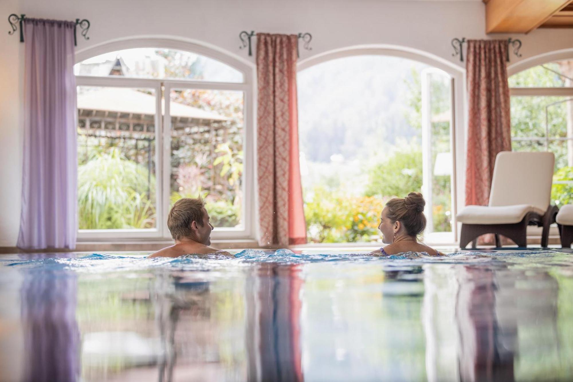 Familien- & Vitalhotel Auenhof Fulpmes Ngoại thất bức ảnh